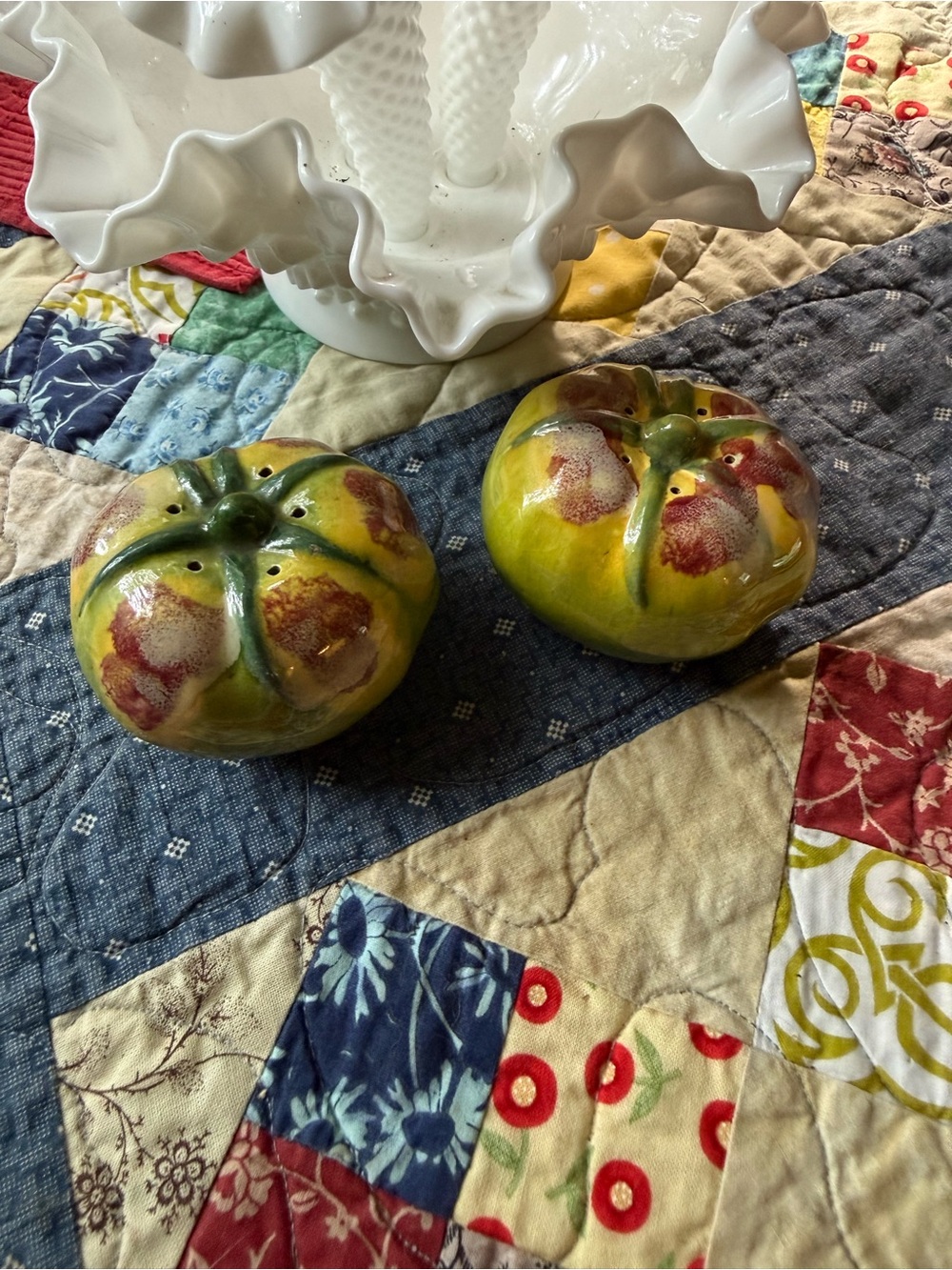 Vintage Ceramic Tomato Salt & Pepper Shakers Retro Kitchen Kitsch Set